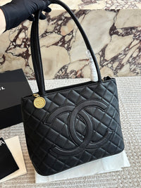 Medallion Tote