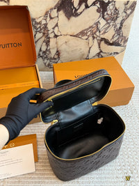 Nice BB Vanity Case