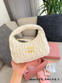 Wander Hobo Bag