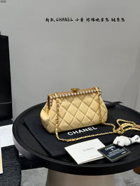 Métiers d'Art Clutch