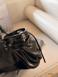 Le City East-West Shoulder Bag