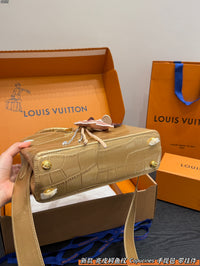 Capucines Bag