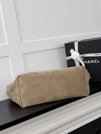 26C Suede Shopping Tote
