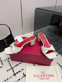 26S Garavani Annet Mules