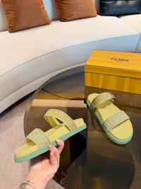 Feel Slide Sandals
