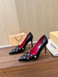 Garavani Studdy Pumps