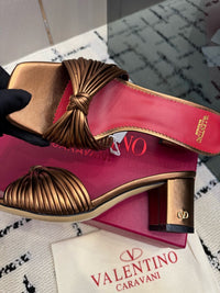 26S Garavani Annet Mules