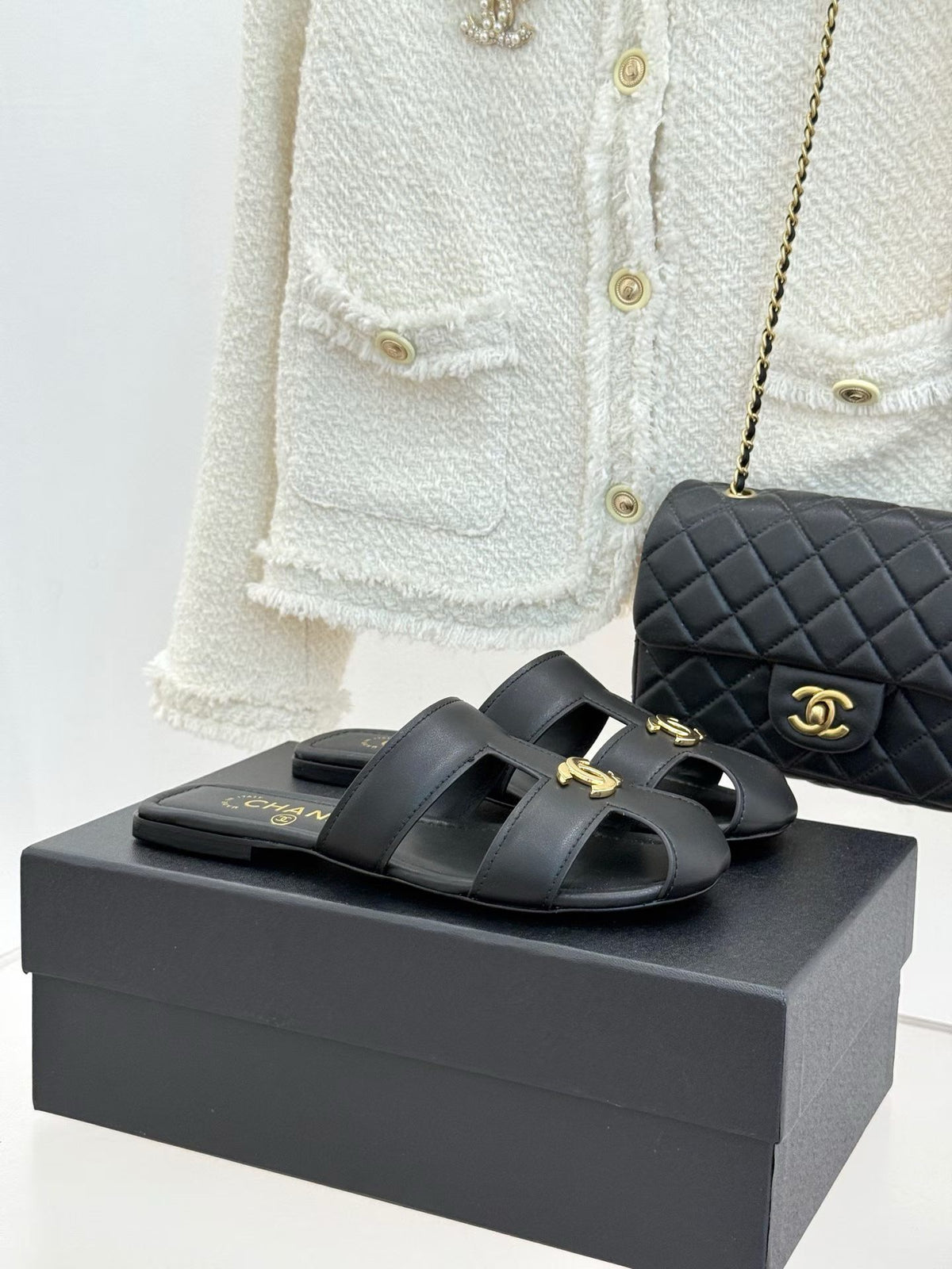 26M Leather Mules