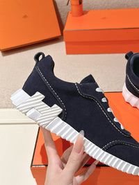 26S Bouncing Sneakers