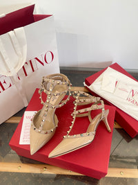 Garavani Rockstud Patent Leather Pumps 6.5cm