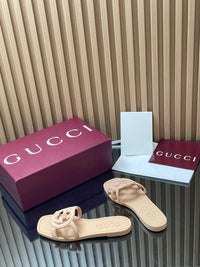Interlocking G Slide Sandals