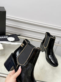Logo Chelsea Boots