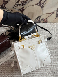 Bonnie Leather Shoulder Bag