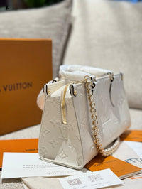 OnTheGo East West Bag