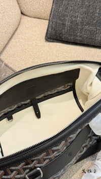 Bellechasse Biaude Bag