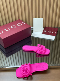 Interlocking G Slide Sandals
