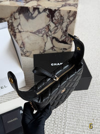 Halfmoon Bag