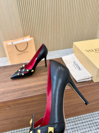 Garavani Studdy Pumps