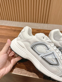 B30 Sneakers