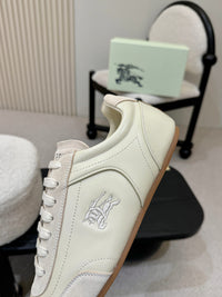 Knight Runner Sneakers