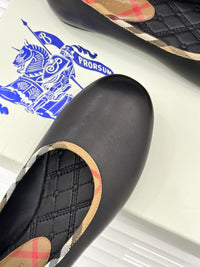 26WF Check Ballet Flats