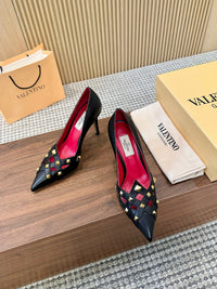 Garavani Studdy Pumps