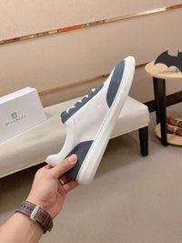 G Move Sneakers