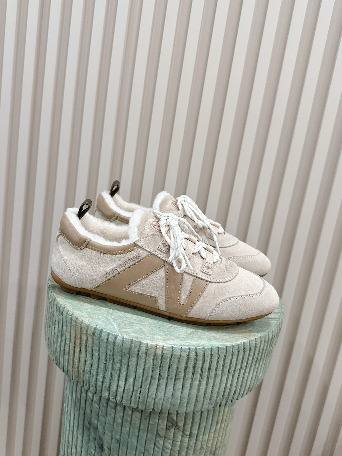 26S Sneakerina