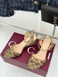 Donna Wedge Sandals