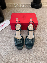 VLogo Signature Platform Sandals
