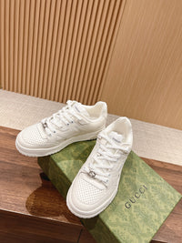 Jones Sneakers