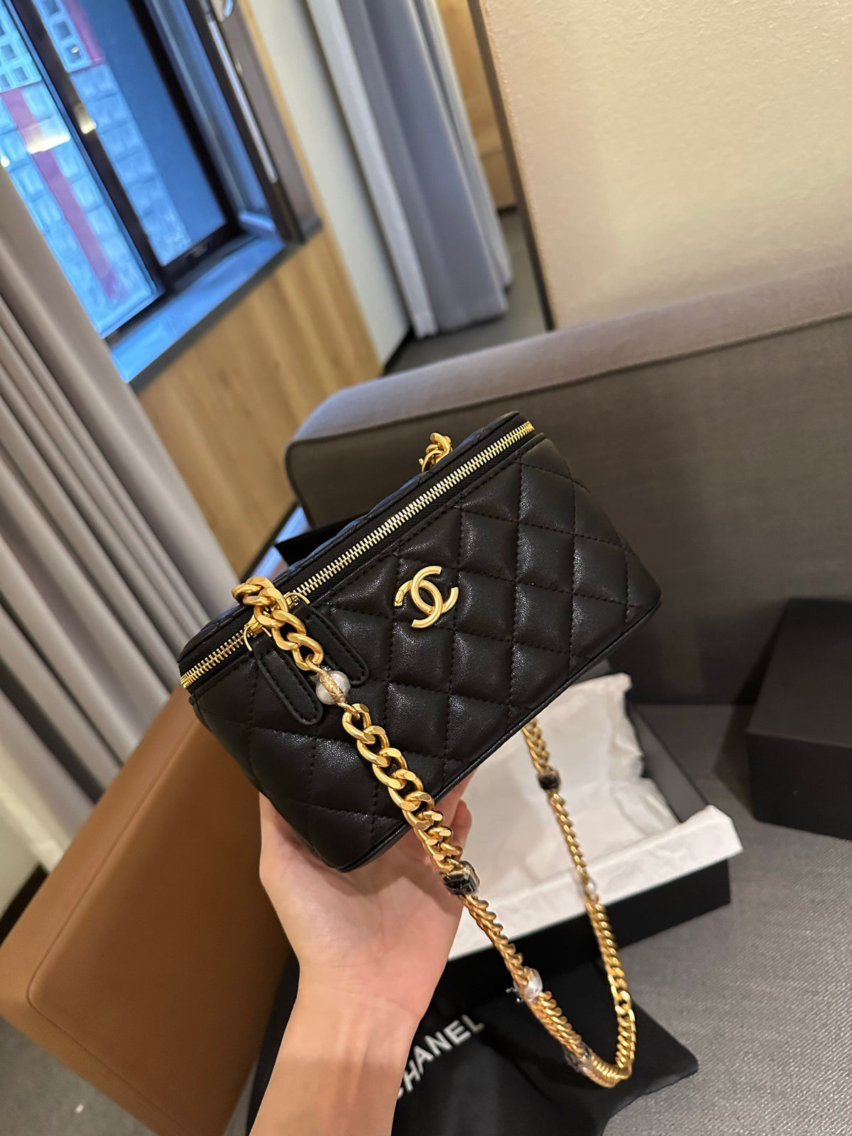 Vanity Case with Chain