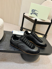 Knight Runner Sneakers