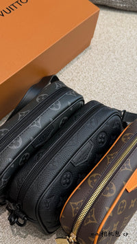 Trocadéro Wearable Wallet