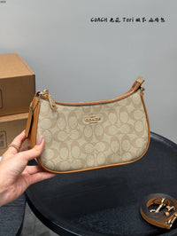 Teri Shoulder Bag