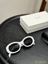 Triomphe Oval Sunglasses