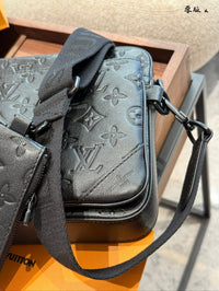 Trio Messenger Bag