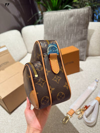 Trio Messenger Bag