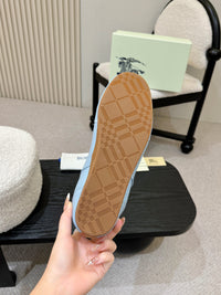 Knight Runner Sneakers