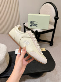 Knight Runner Sneakers