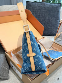 CarryAll Shoulder Bag