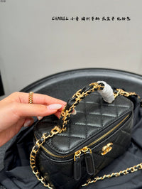 25B Vanity Case with Chain
