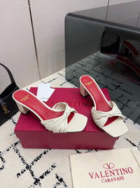 26S Garavani Annet Mules