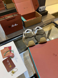 Fast Walk Sneakers