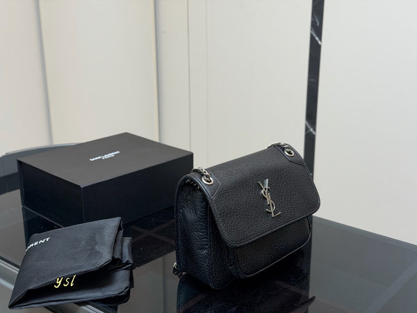 Niki Shoulder Bag
