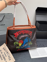 Select Medium Tote Bag