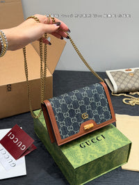 Bamboo Chain Wallet Bag
