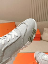 26S Bouncing Sneakers