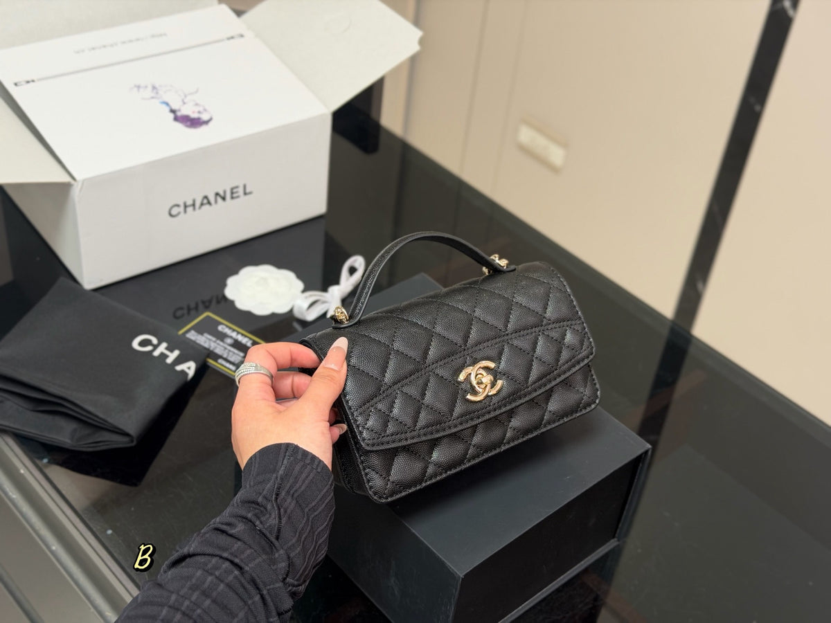 Caviar Trendy Handle Clutch