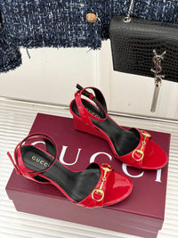 Donna Wedge Sandals